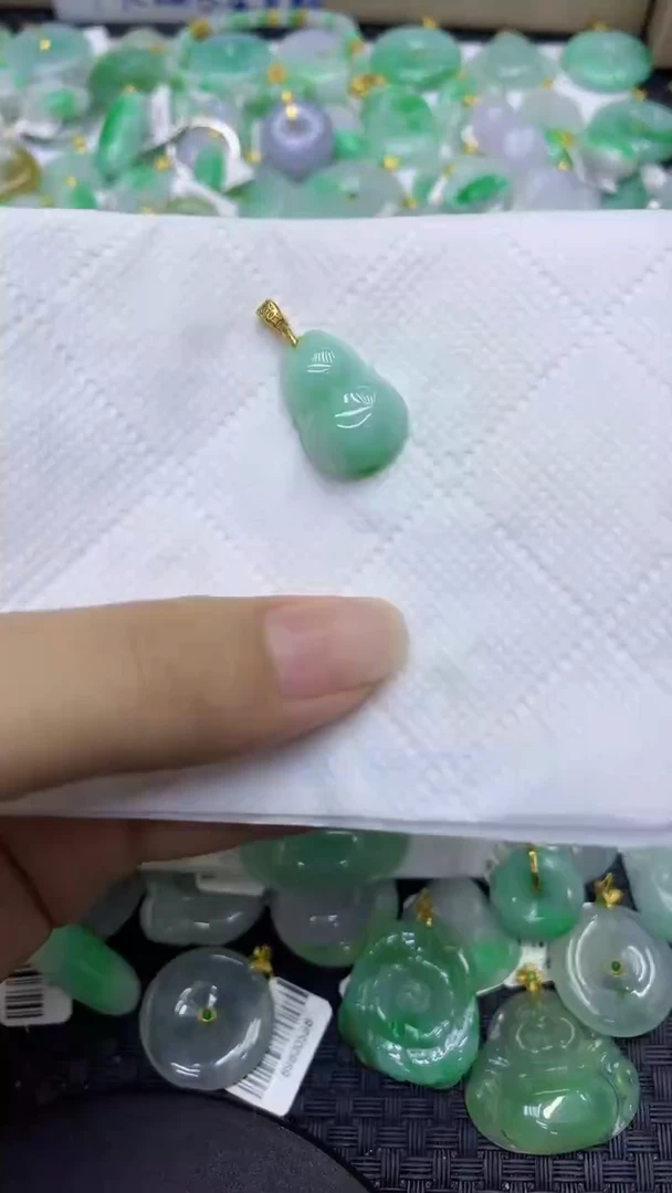 颈饰未镶嵌翡翠天然缅甸翡翠A货