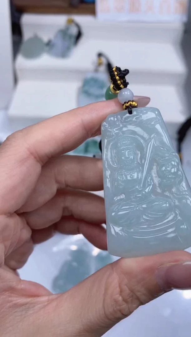 颈饰未镶嵌翡翠吊坠