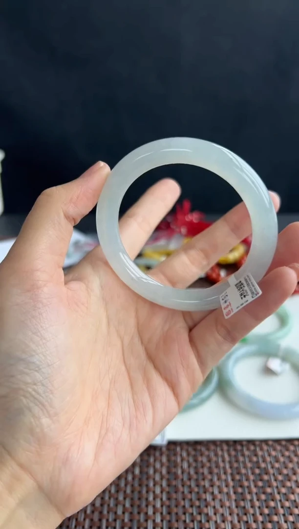 翡翠手镯未镶嵌38号54.8*8.4*8.9