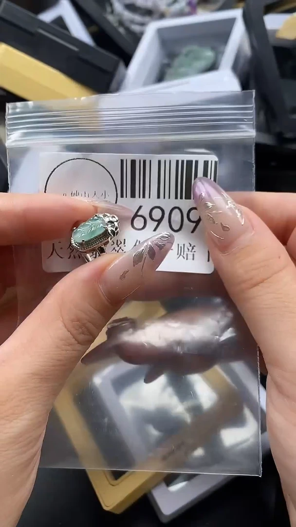 吊坠(不含链)未镶嵌翡翠6909