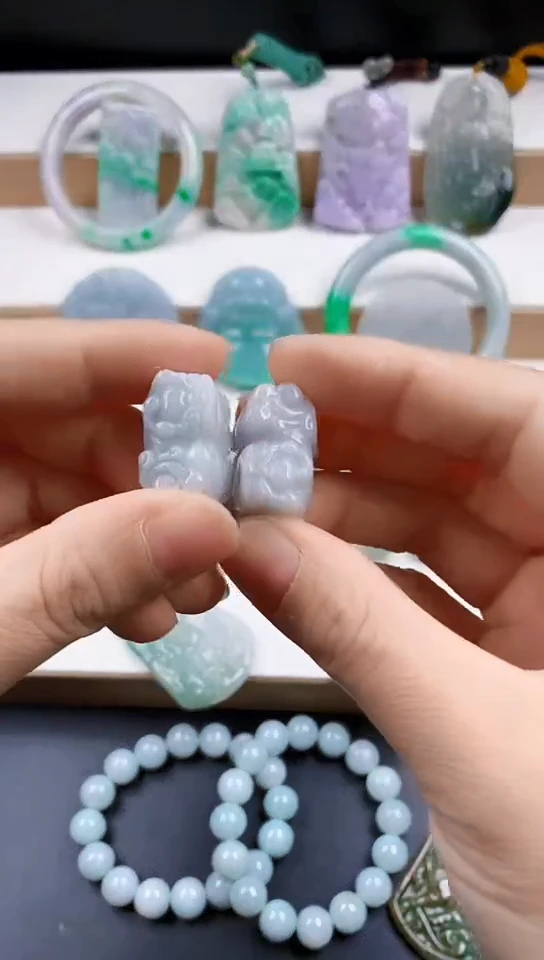 颈饰未镶嵌翡翠天然翡翠吊坠挂件