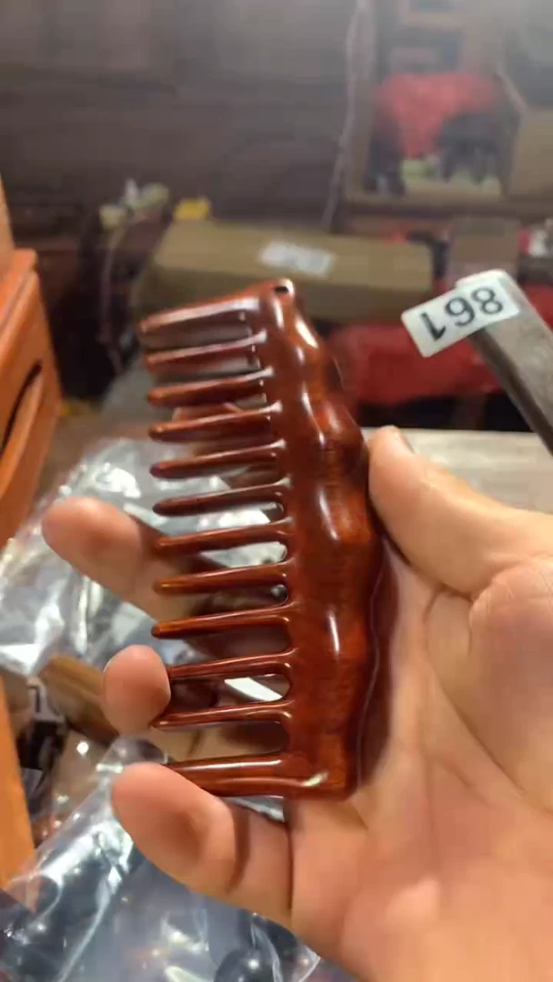 檀香紫檀（小叶紫檀）梳子