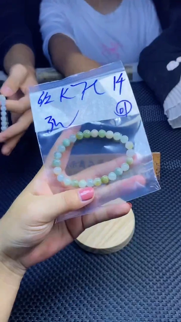 定制翡翠未镶嵌天然缅甸A货翡翠，多样性发货只发其一