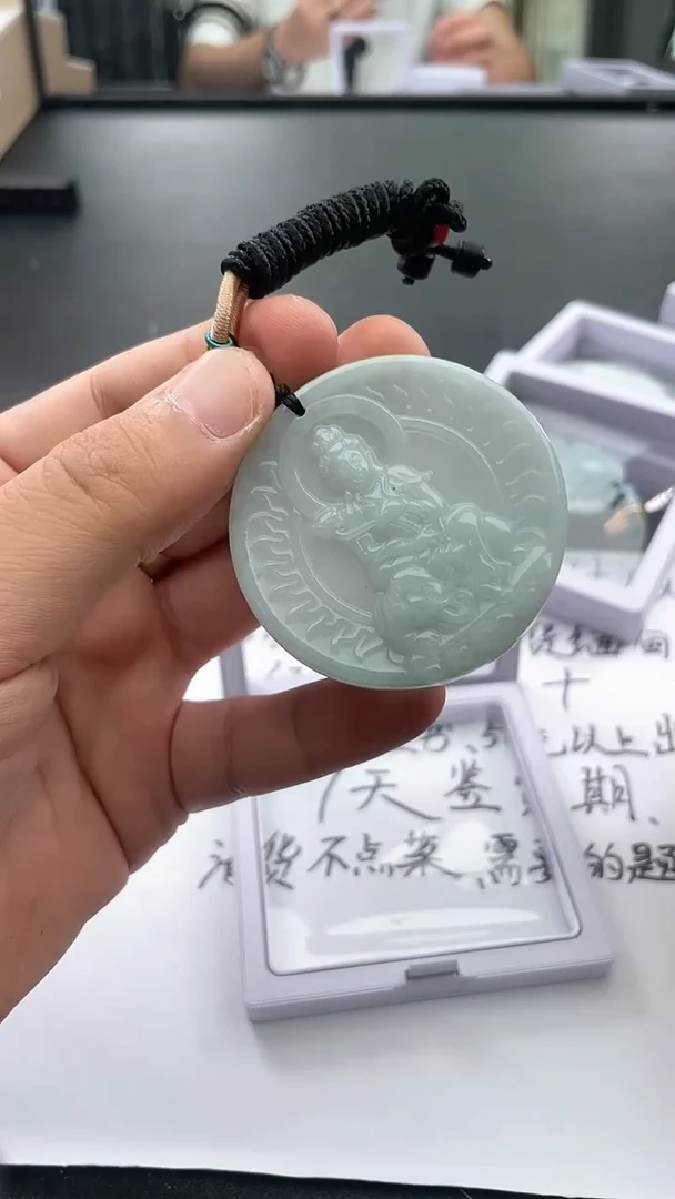 翡翠未镶嵌颈饰..../7/28/ 376