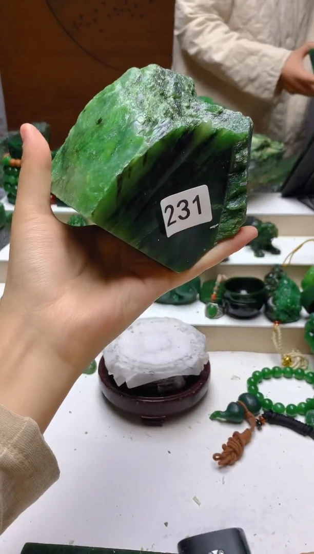 未镶嵌和田玉（碧玉）珠宝半成品1