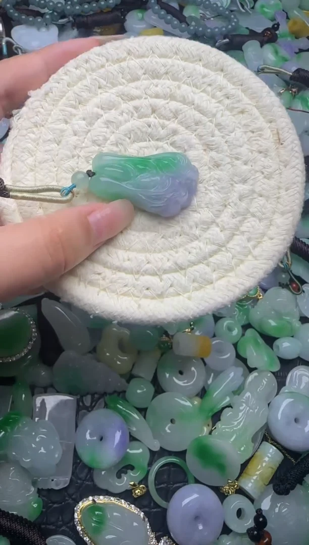 翡翠未镶嵌颈饰天然缅甸翡翠吊坠