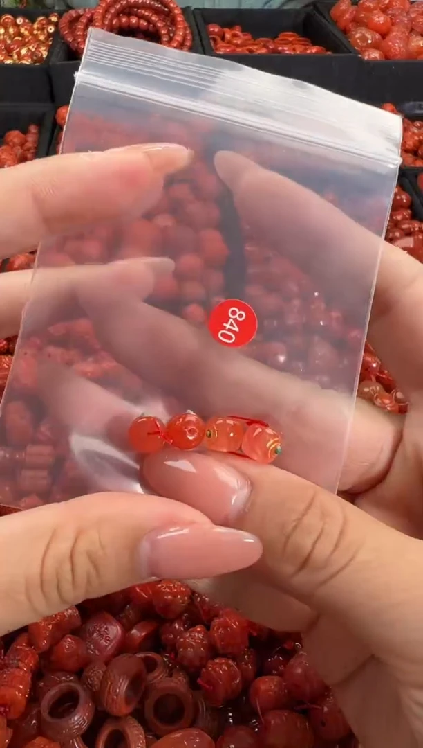 南红玛瑙未镶嵌颈饰2