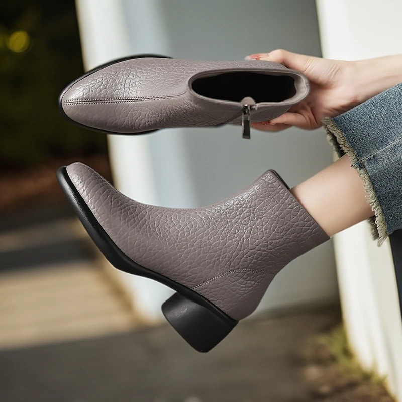 羊皮小短靴粗跟靴子女瘦瘦靴女士新款短靴方头英伦风女鞋新款高跟