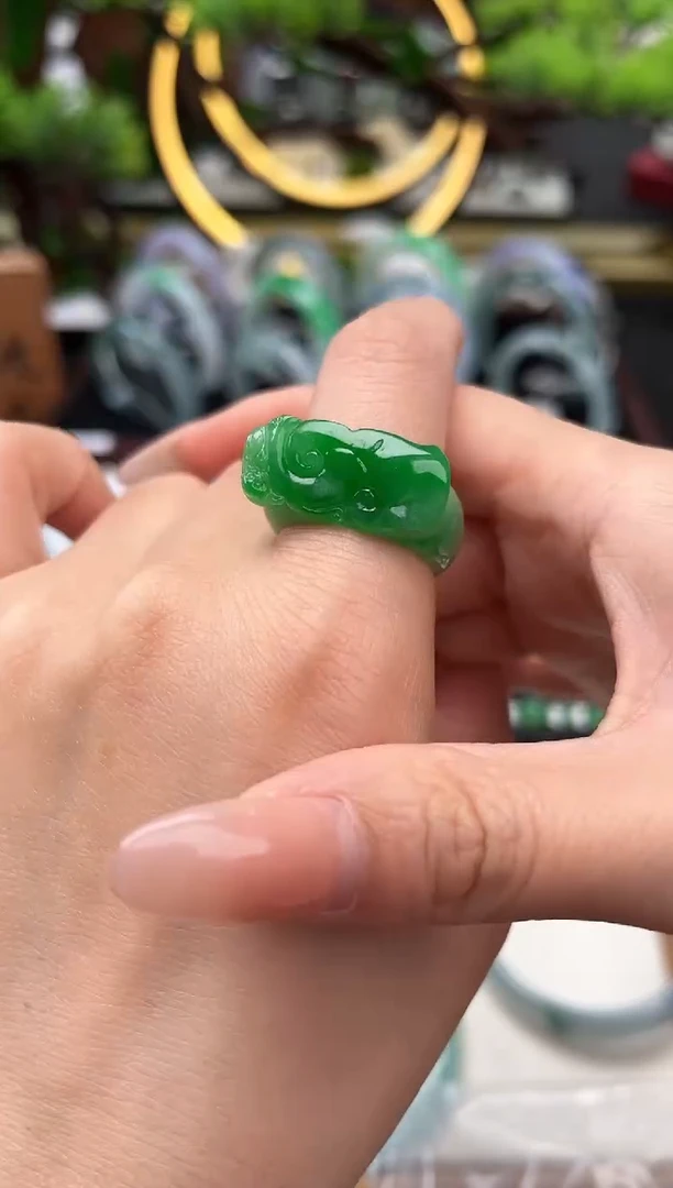 未镶嵌戒圈翡翠戒圈