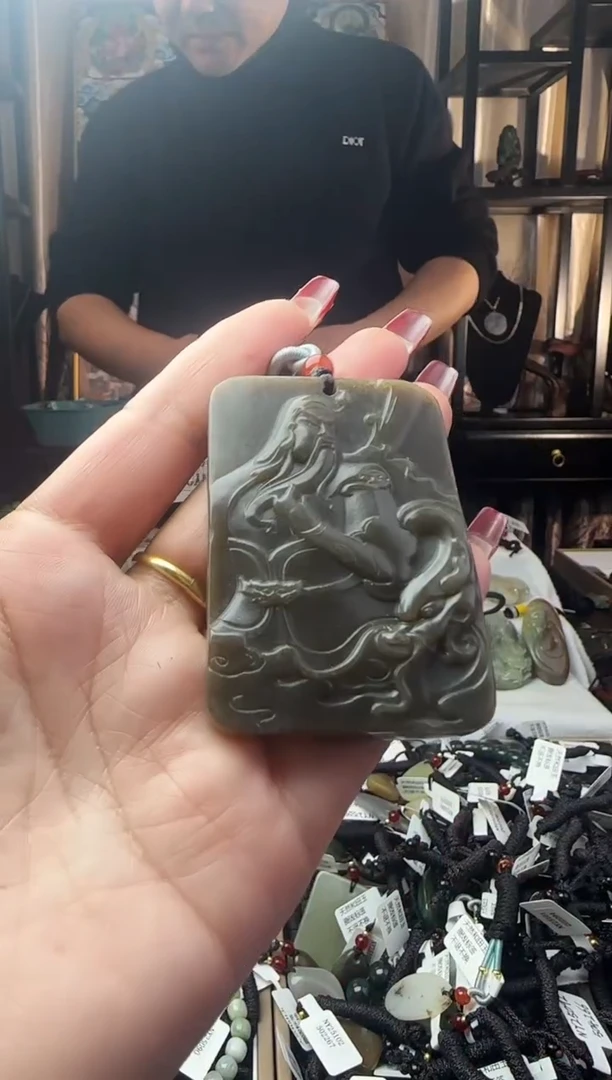 颈饰未镶嵌和田玉和田玉吊坠92