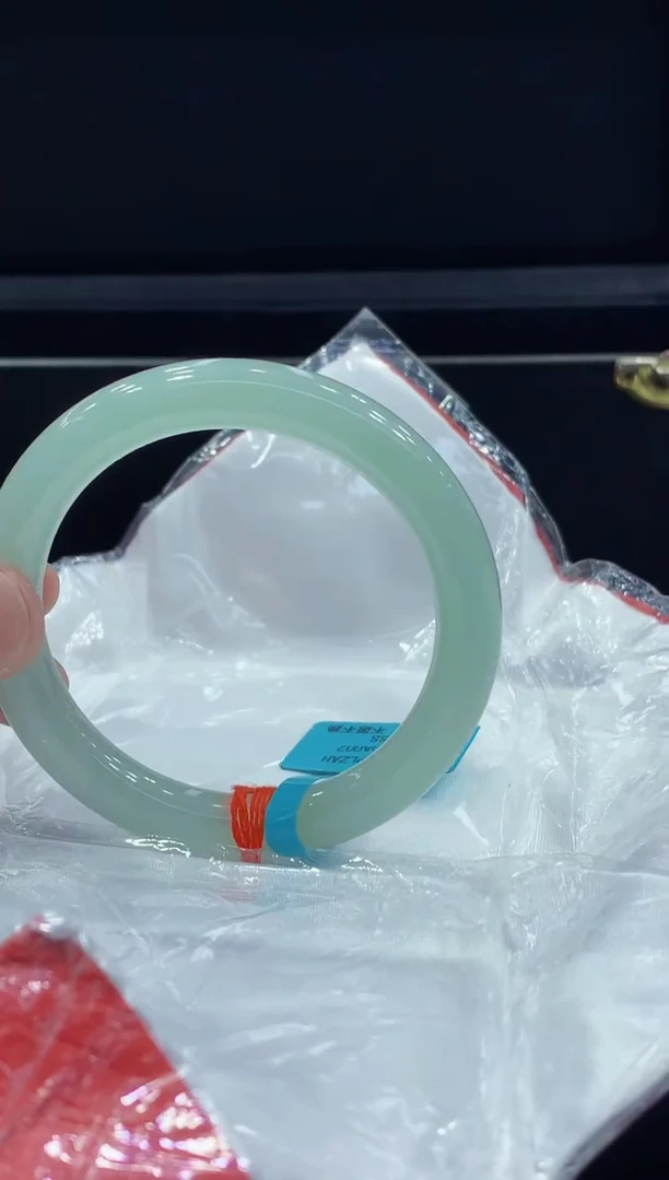 未镶嵌手镯翡翠翡翠手镯