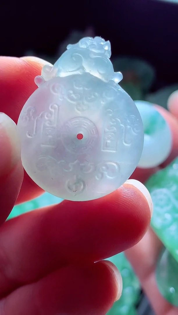 未镶嵌定制翡翠玖***?翡翠毛货定制