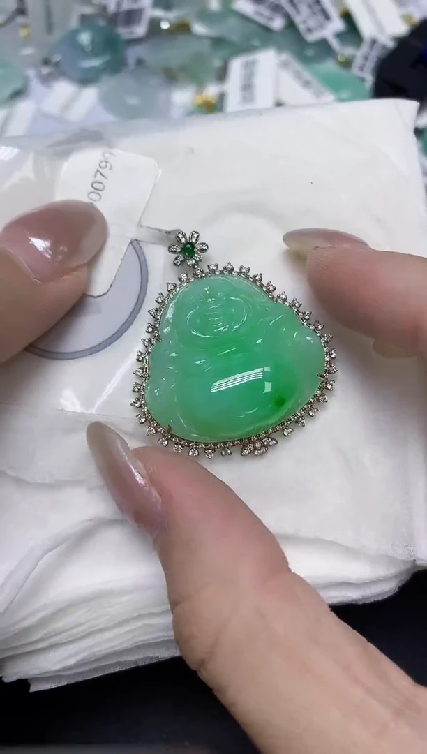 颈饰18K金镶嵌翡翠天然缅甸翡翠A货百元以上9元证书费自理