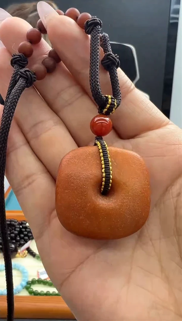 【闪购商品】琥珀颈饰未镶嵌18秒拍号