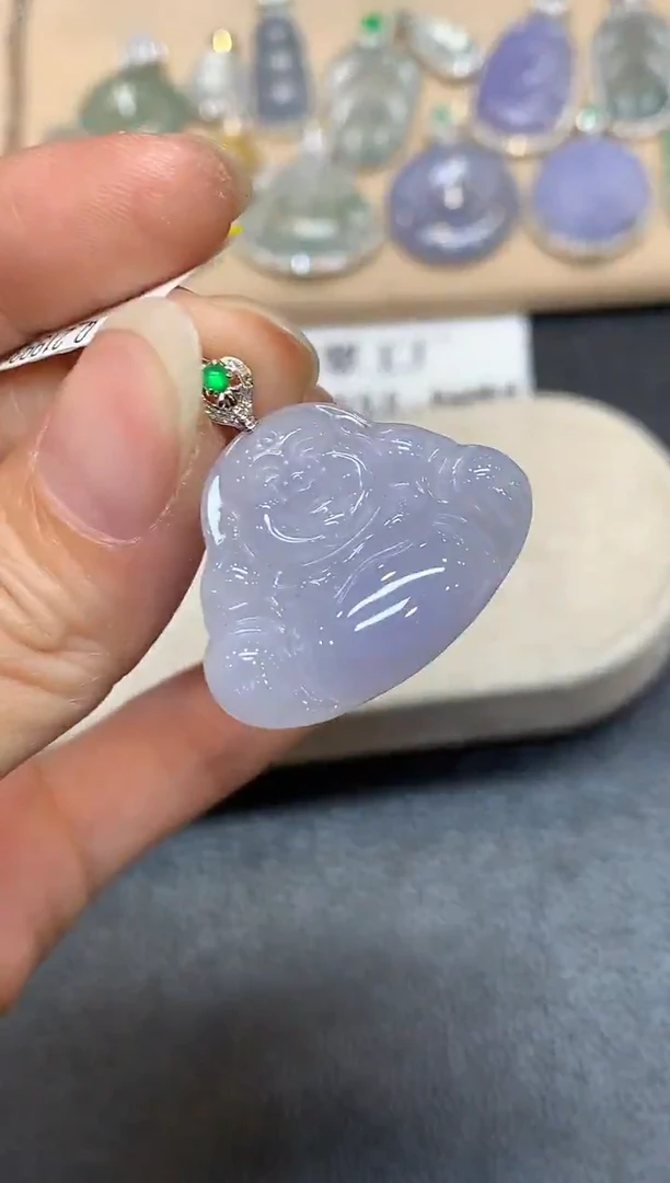 颈饰18K金镶嵌翡翠佛公【无服务费