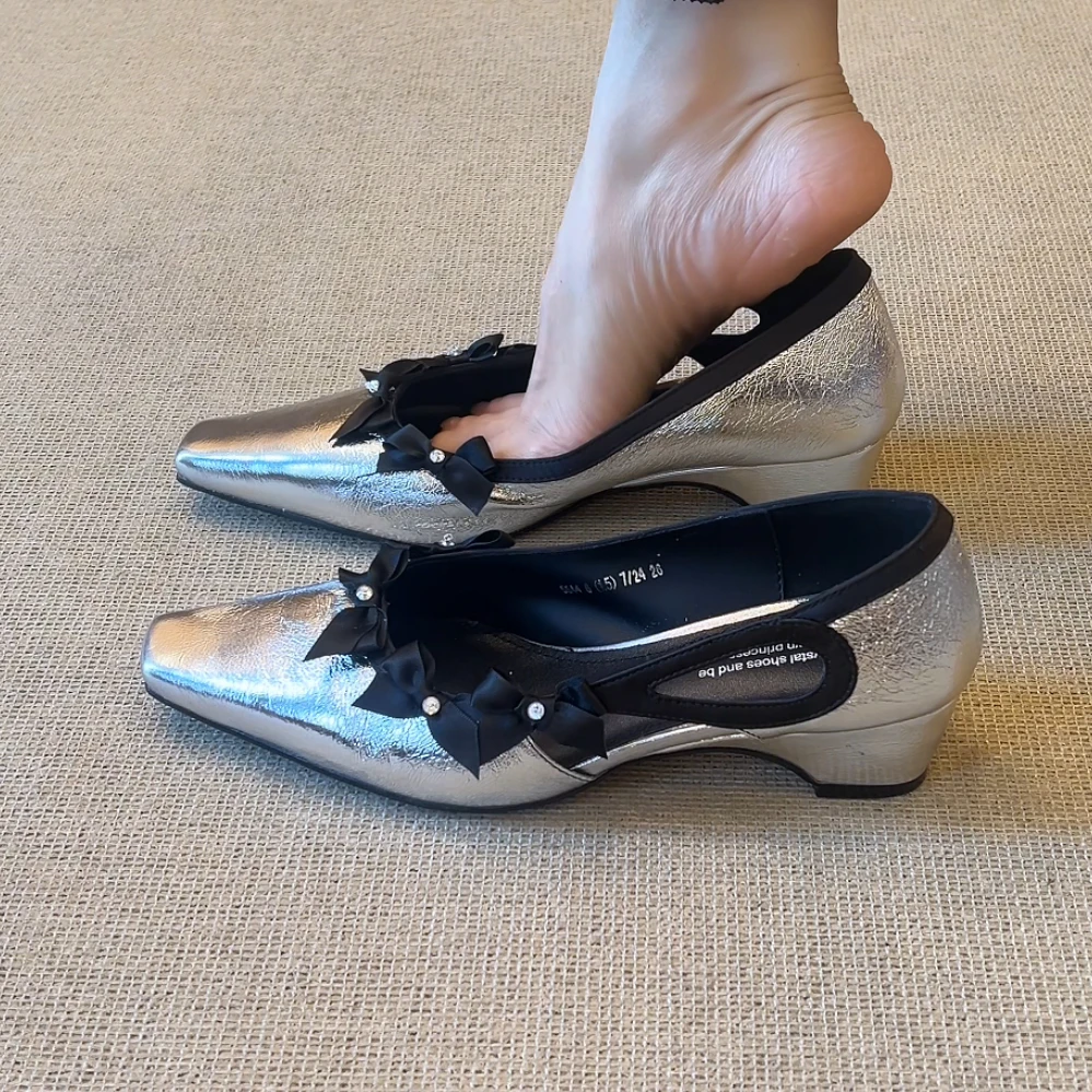 RubyL/4cm小众设计个性侧镂空蝴蝶结拼色方头浅口粗跟单鞋女款