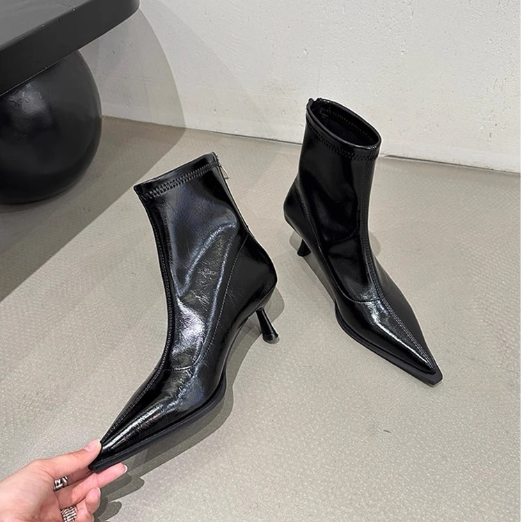 法式尖头气质短靴女2025年秋冬新款加绒瘦瘦女靴细跟高跟马丁靴