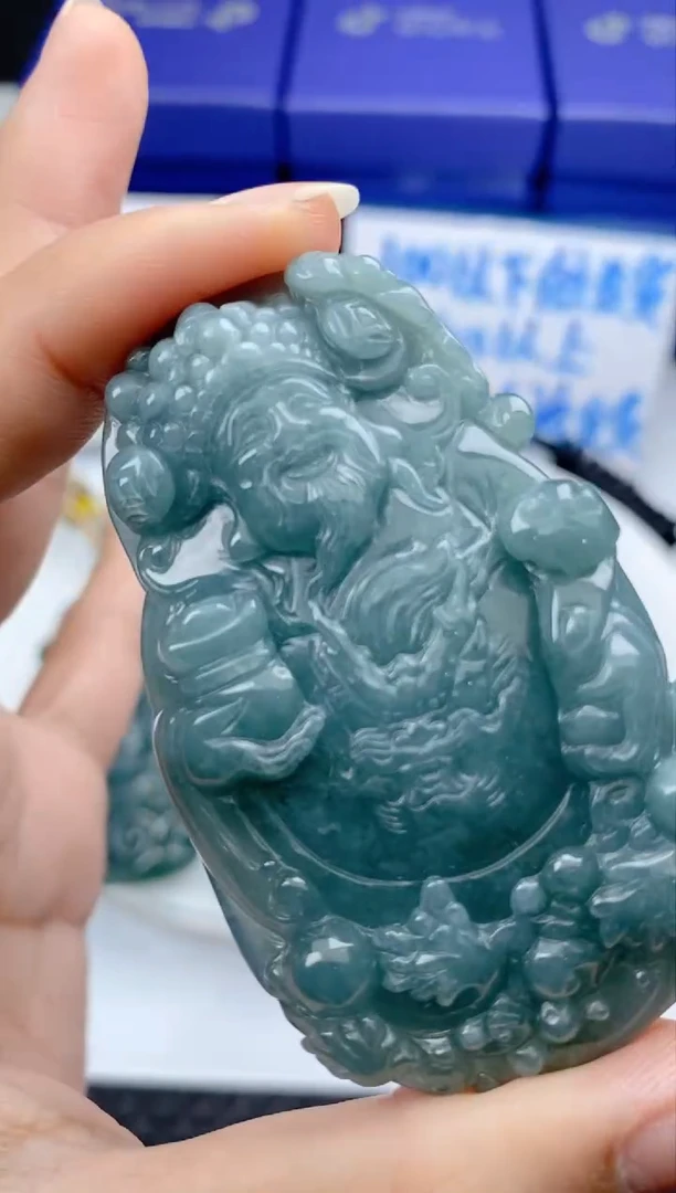 翡翠未镶嵌颈饰