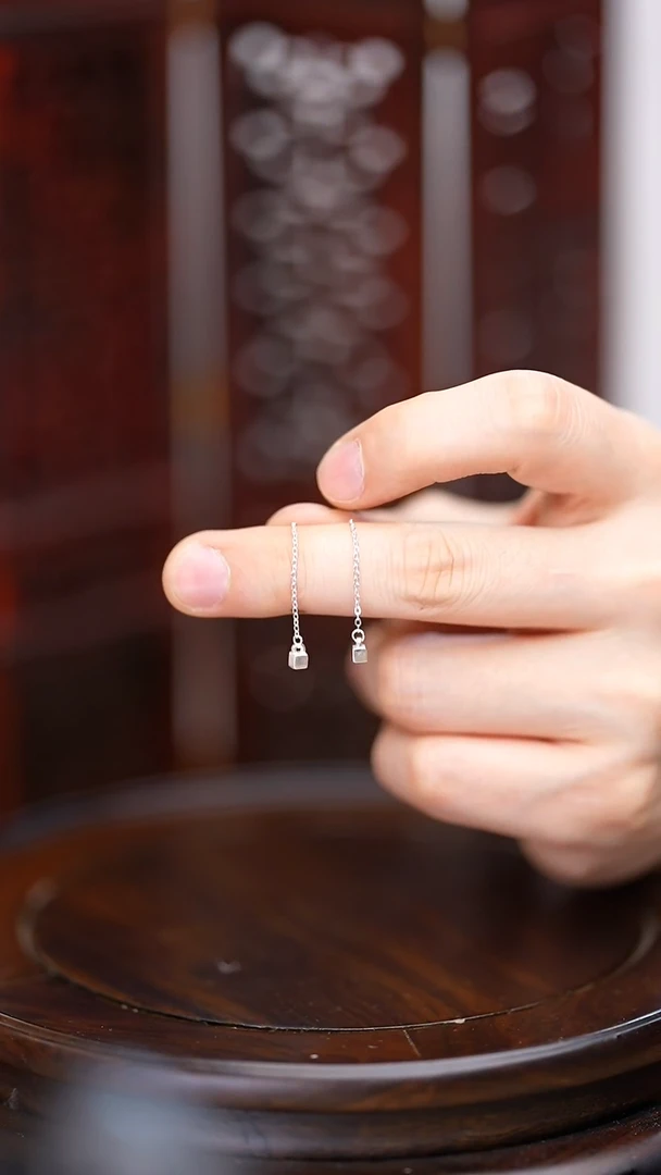 【闪购商品】刺绣黔东南苗族刺绣方块耳线