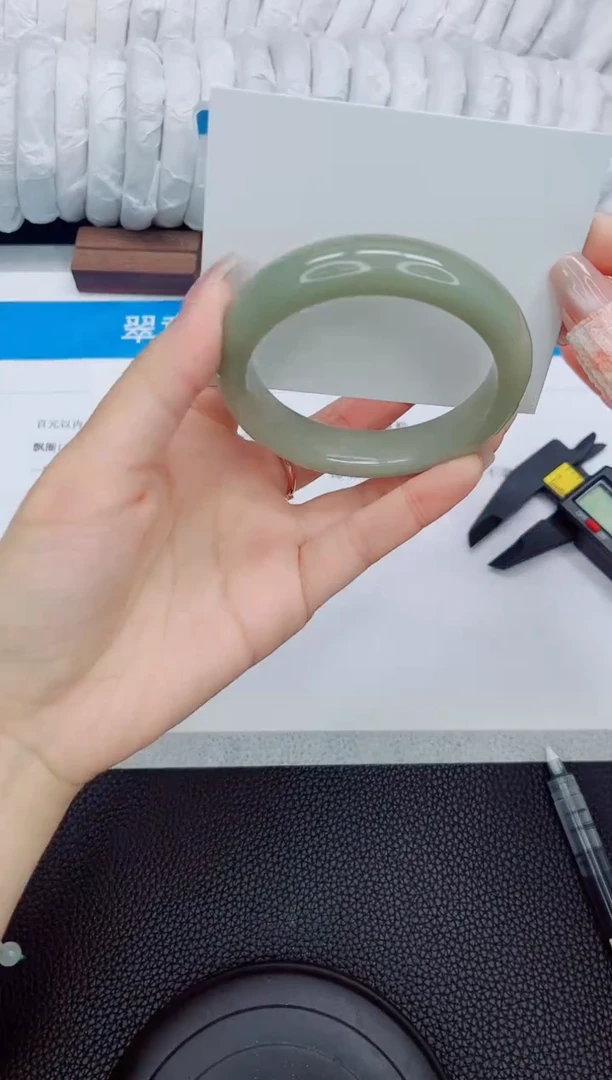 石英质玉手镯未镶嵌30-58.7