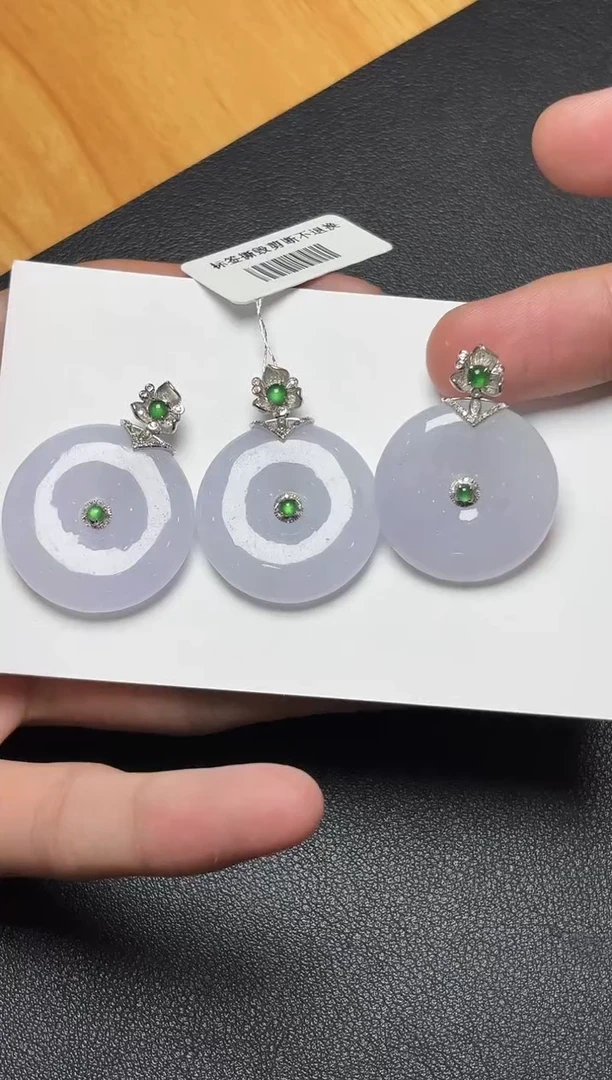 翡翠18K金镶嵌颈饰平安扣多样性发一件