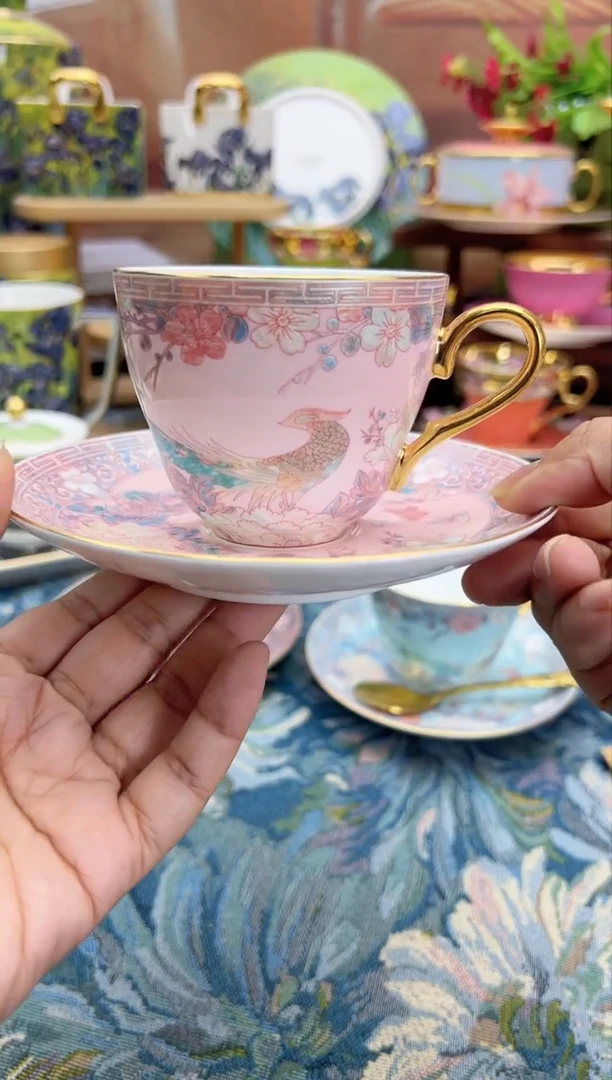 瓷片螺钿粉红色杯碟