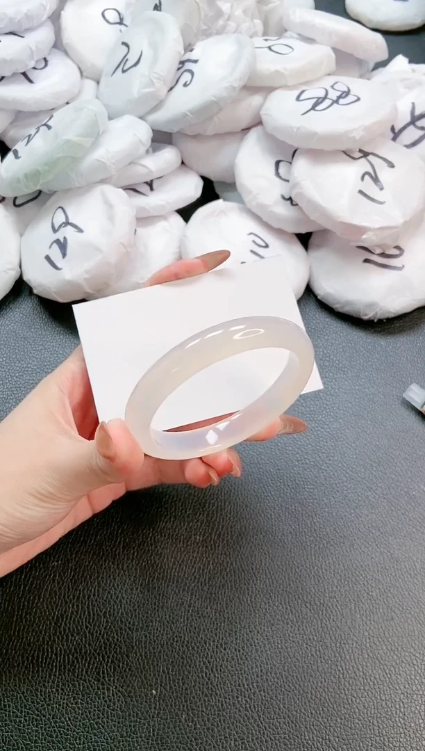 【闪购商品】石英质玉手镯未镶嵌 15L104-56