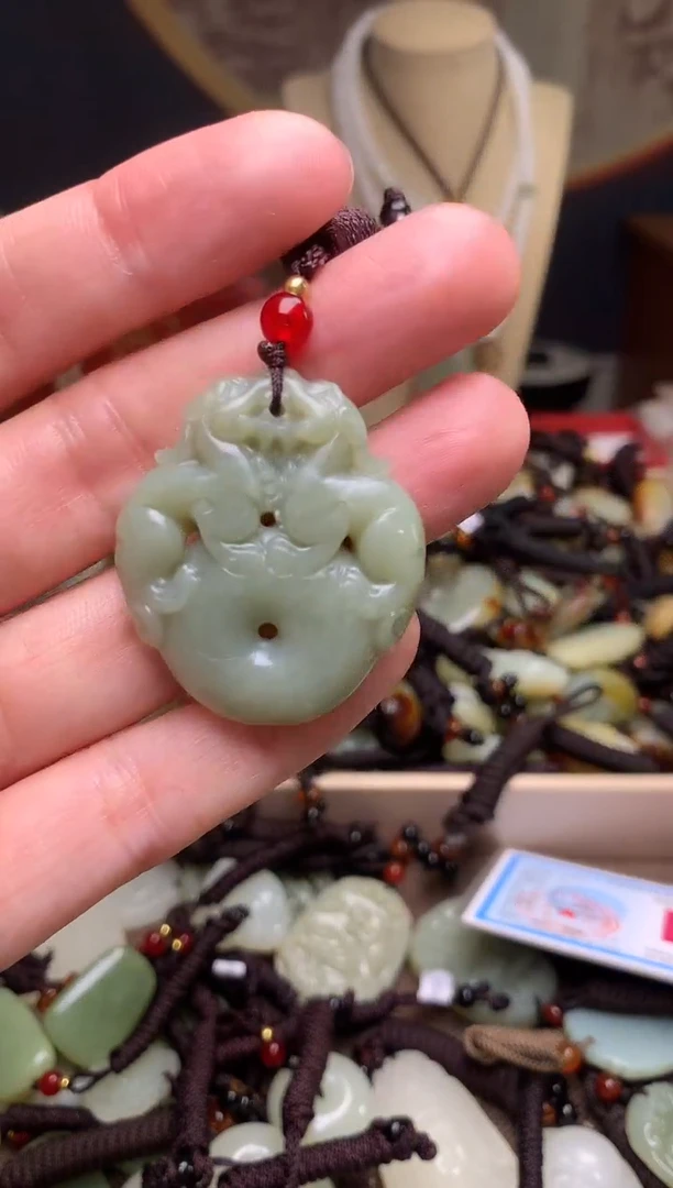 颈饰未镶嵌和田玉新疆料青海料清水和田玉吊坠