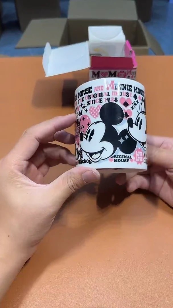 日瓷之***的阿达西日瓷
