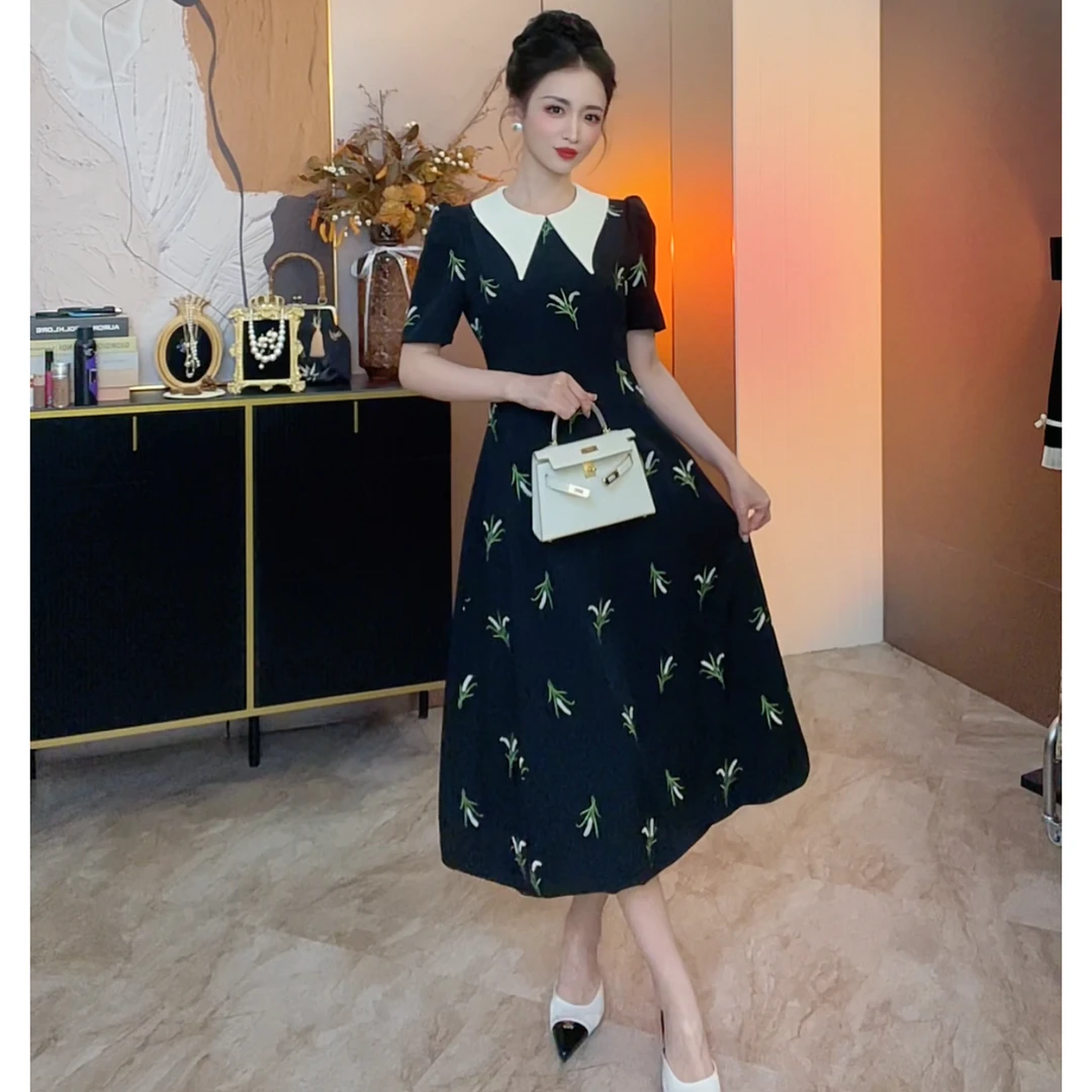 【椿野初见】夏季气质时尚小黑裙收腰显瘦复古赫本风连衣裙刺绣长裙