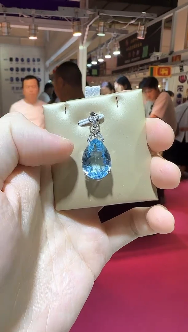 颈饰银S925镶嵌托帕石13*18mm吊坠