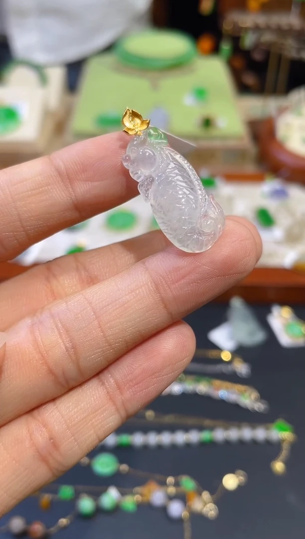 翡翠18K金镶嵌颈饰18K金镶嵌