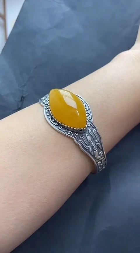 未镶嵌琥珀裸石蜜蜡手镯