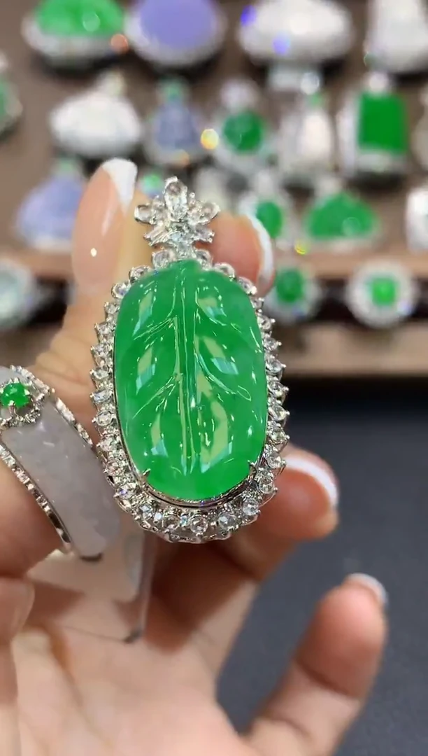 吊坠(不含链)18K金镶嵌翡翠C25