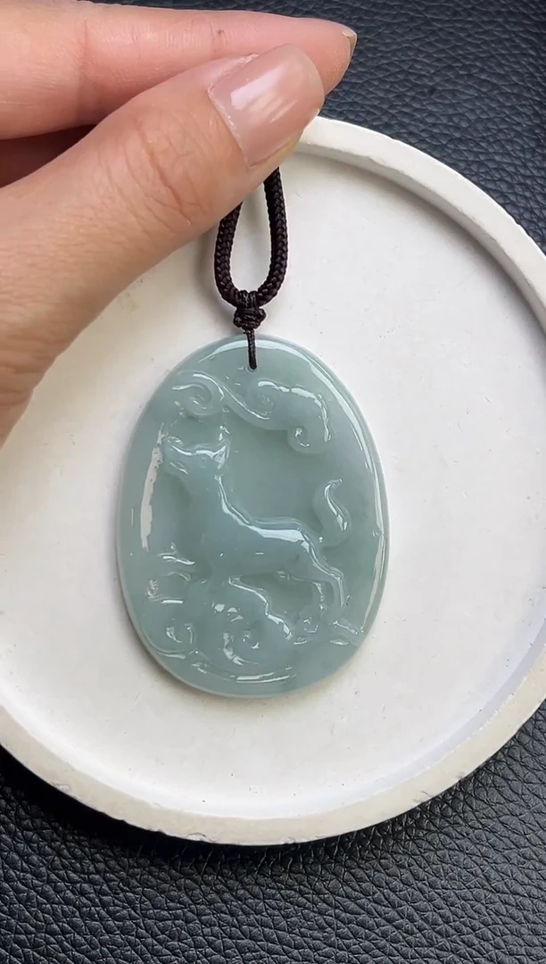 翡翠未镶嵌颈饰K740-929 生肖牌（狗）