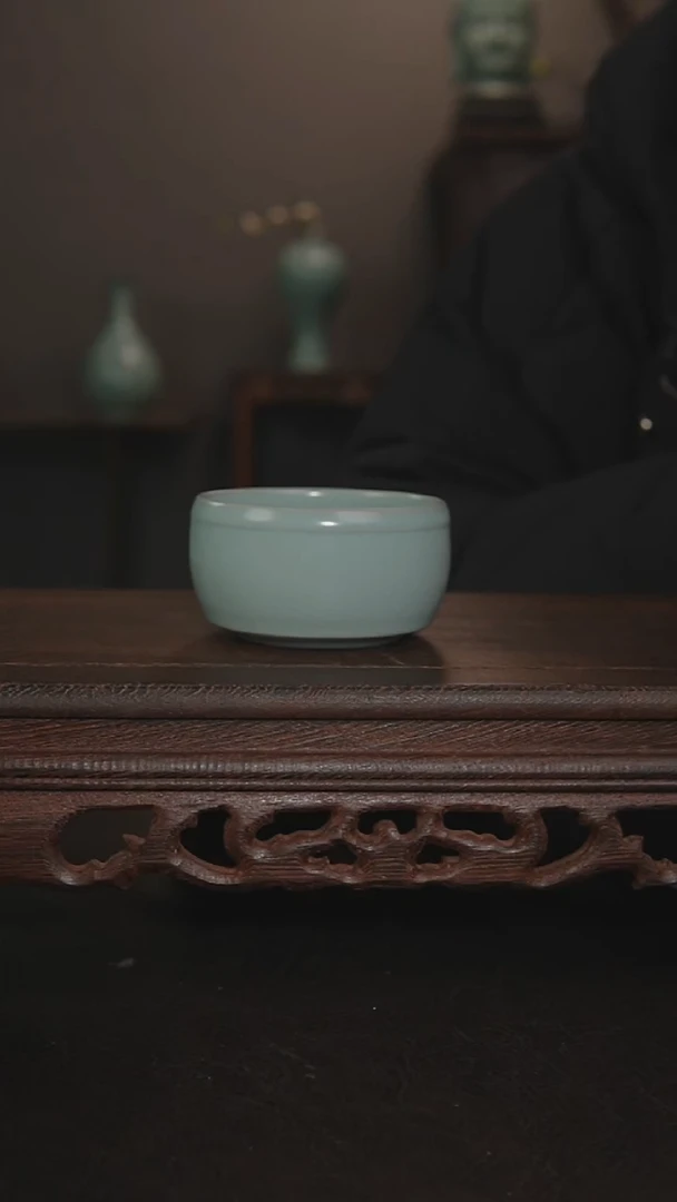 摆件瓷仿古手工鼓腹杯