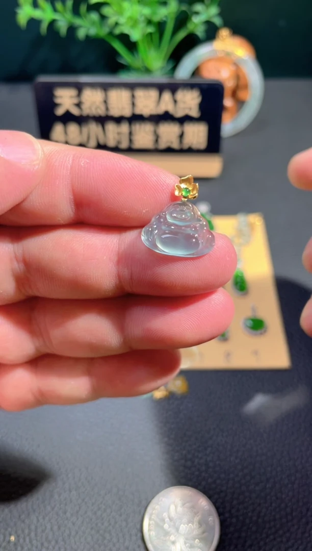 颈饰18K金镶嵌翡翠翡翠