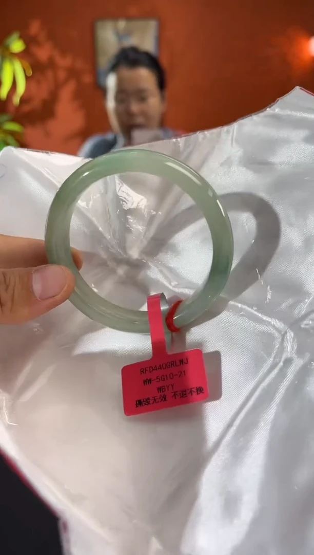未镶嵌手镯翡翠翡翠手镯