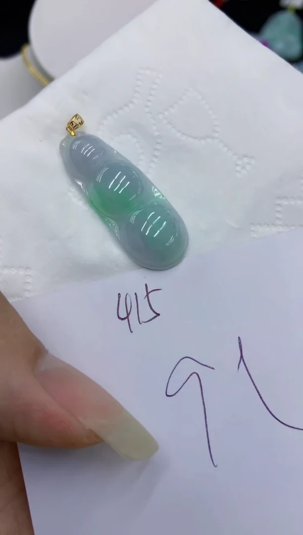 翡翠18K金镶嵌颈饰111111111111