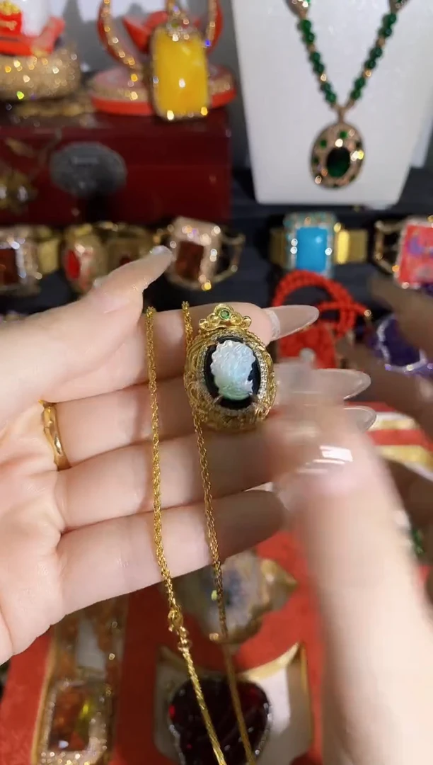 合成立方氧化锆铜合金吊坠