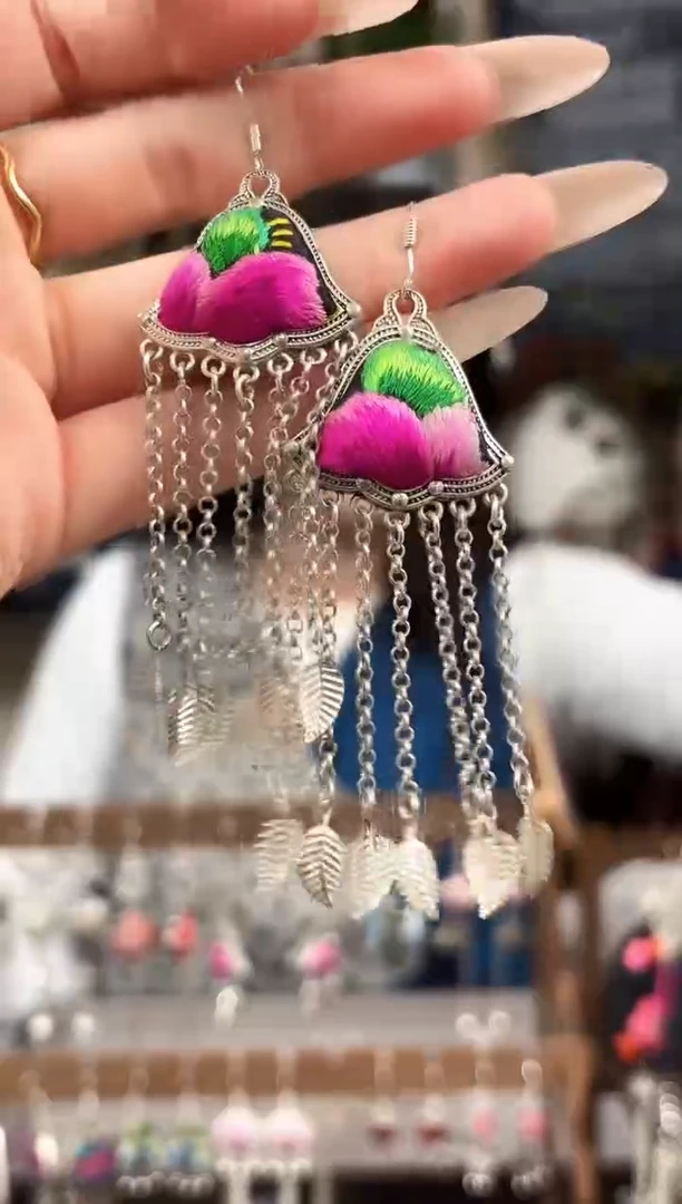 织绣民族风非遗老绣饰品550