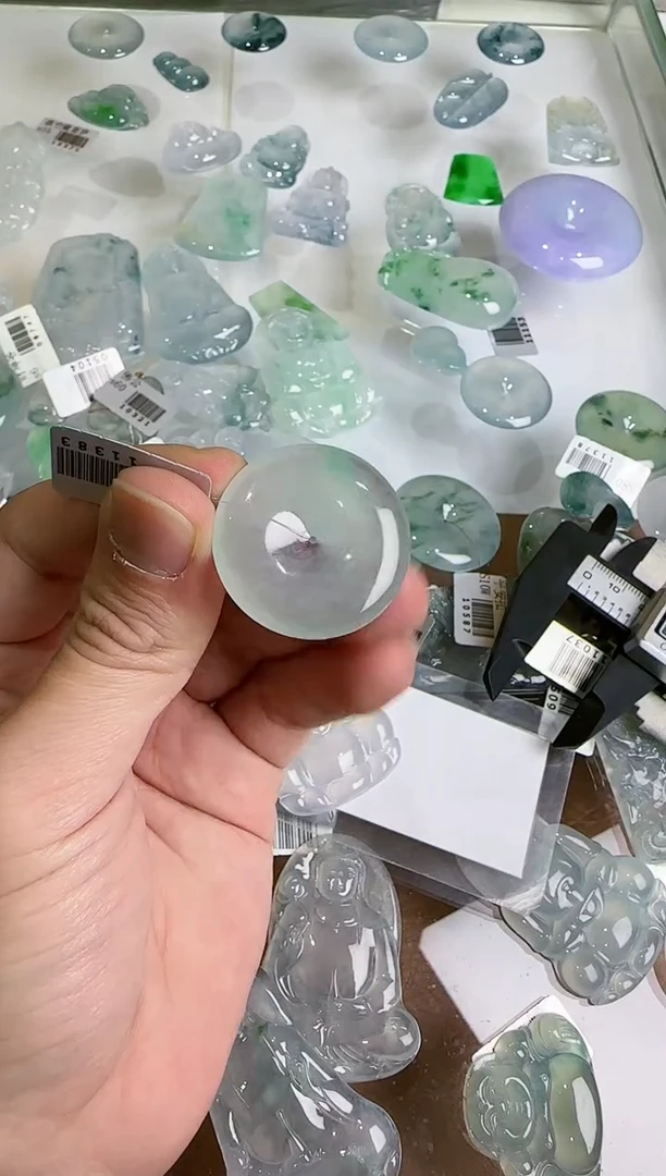 【闪购商品】翡翠吊坠(不含链)未镶嵌