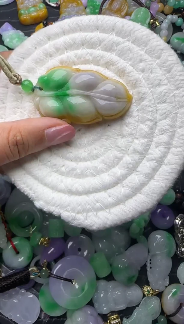 颈饰未镶嵌翡翠缅甸翡翠吊坠