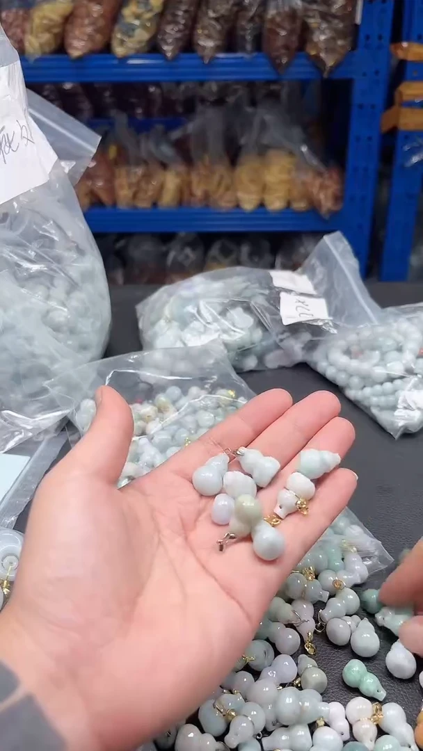 翡翠未镶嵌颈饰018翡翠葫芦瑕疵处理一单十个葫芦