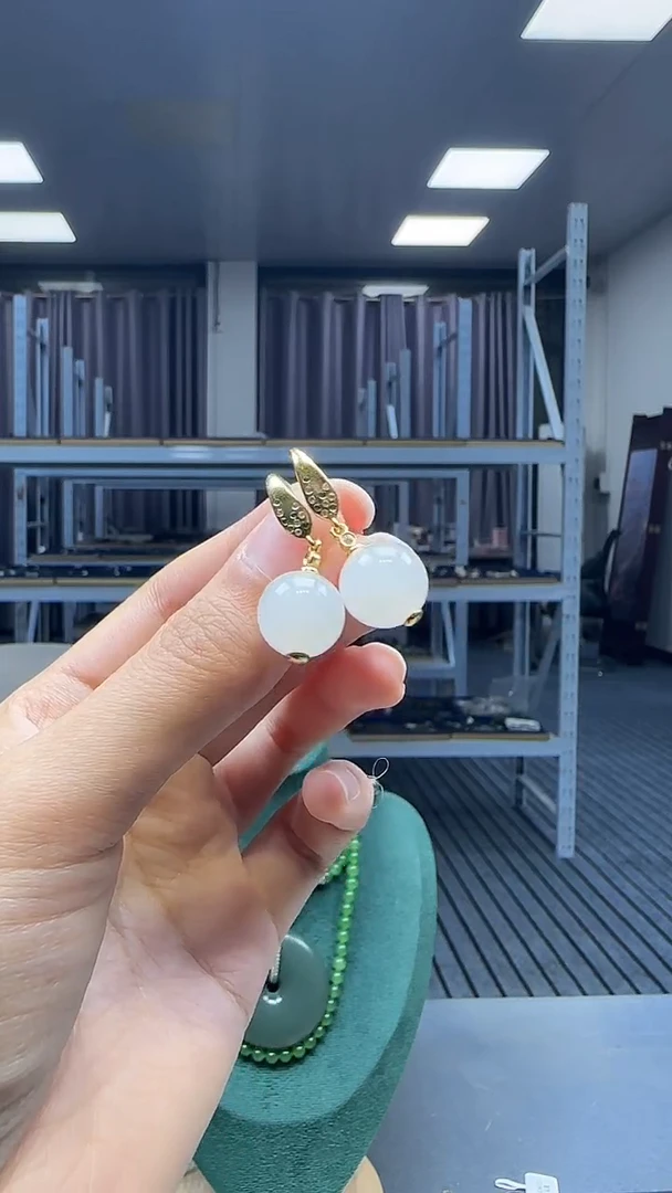 银S925镶嵌和田玉耳饰1