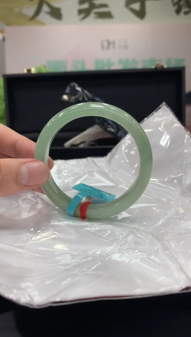 未镶嵌手镯翡翠翡翠手镯