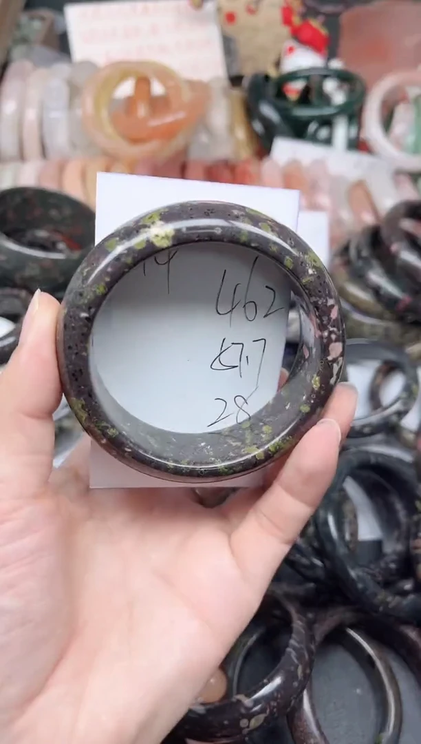 未镶嵌手镯石英质玉462