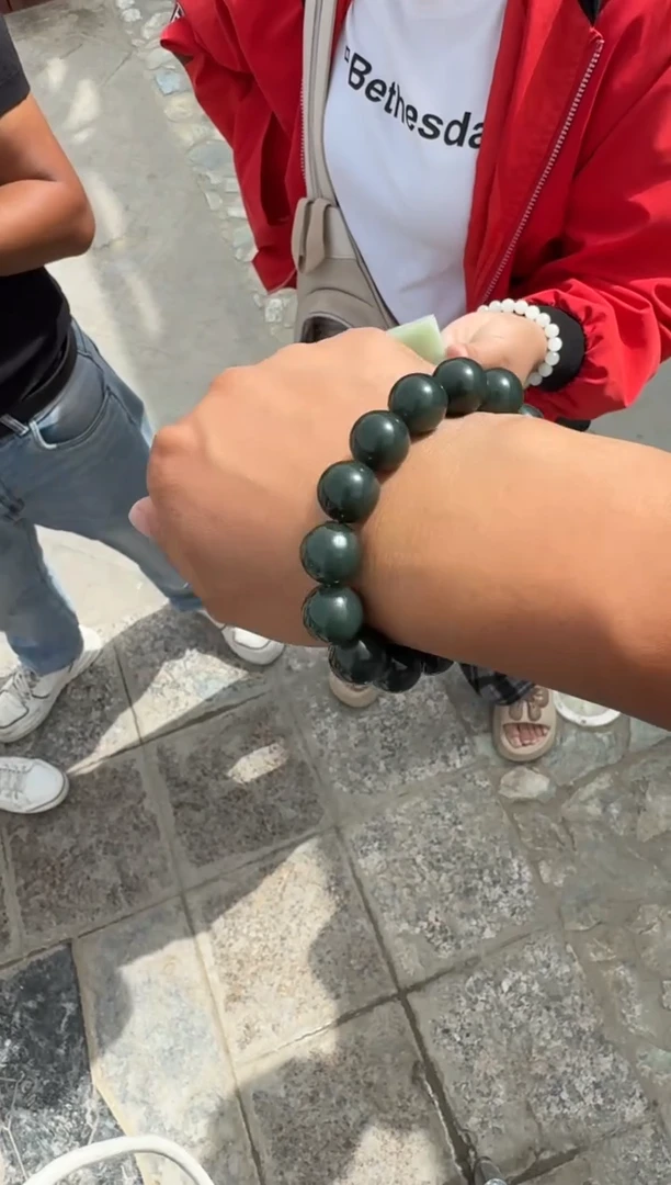 未镶嵌和田玉（糖玉）挂件和田玉
