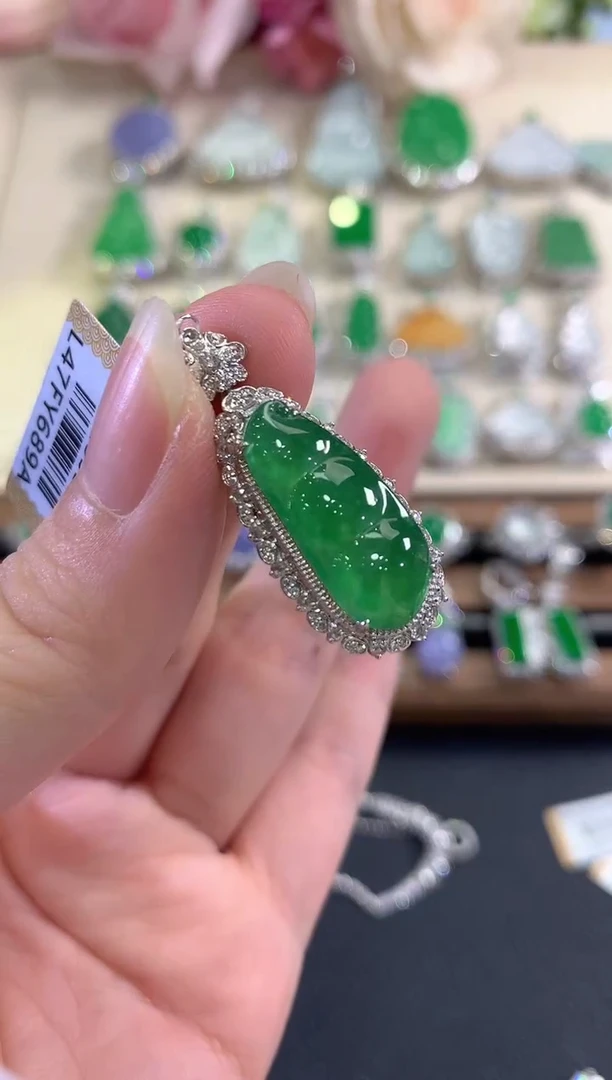 吊坠(不含链)18K金镶嵌翡翠d101