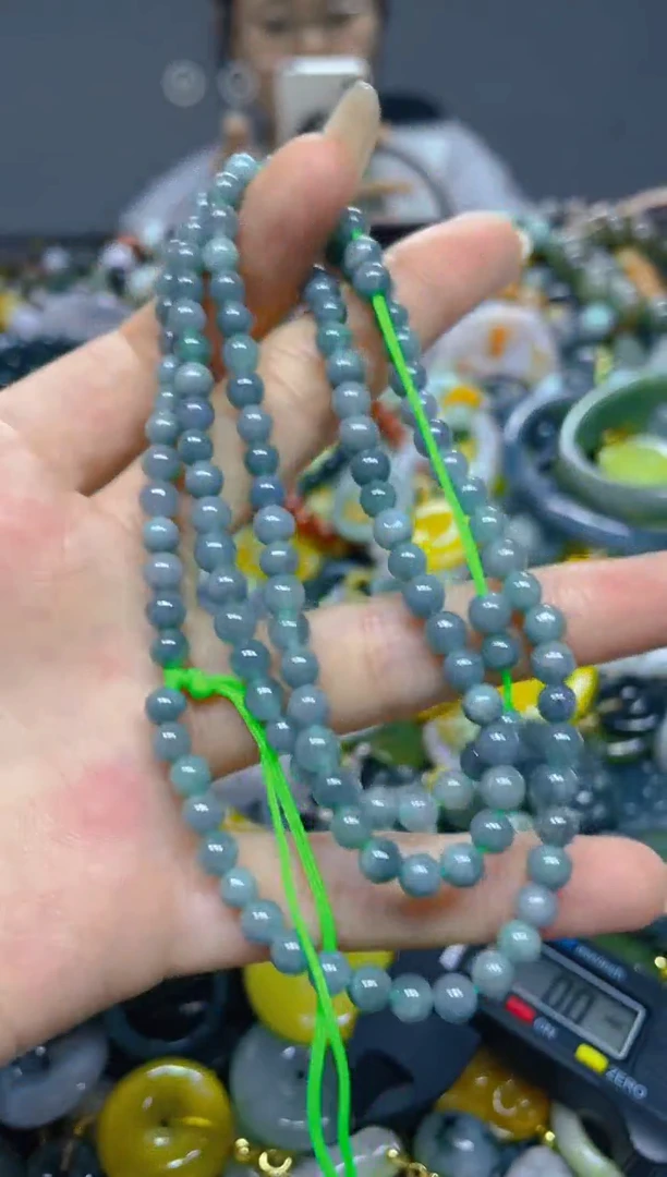 颈饰未镶嵌翡翠4MM/ J /翡翠A货，一件也是批发价